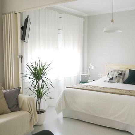 At Home, In The Heart Of 锡切斯 外观 照片
