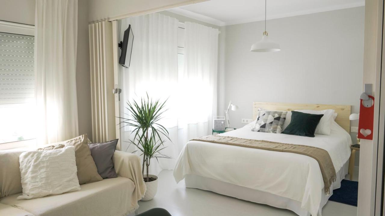 At Home, In The Heart Of 锡切斯 外观 照片
