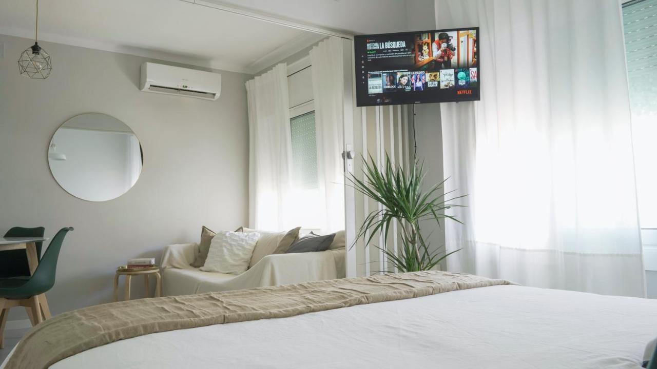 At Home, In The Heart Of 锡切斯 外观 照片